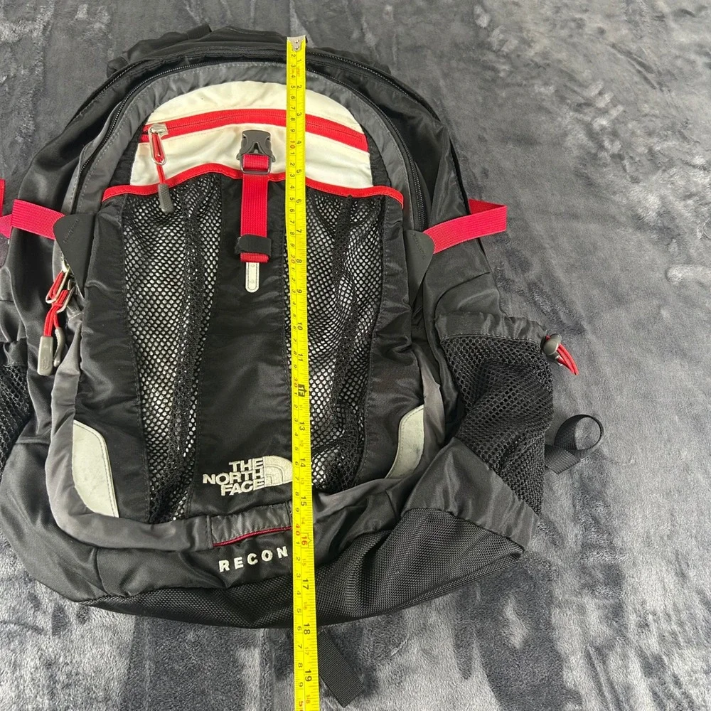The North Face Recon Backpack Unisex OS Black Red Mesh Front Stash Pocket